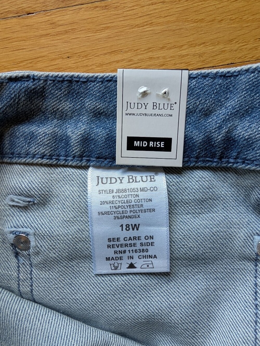 Judy Blue Plus Size NWT Light Blue Flare Jeans - Picture 9 of 9